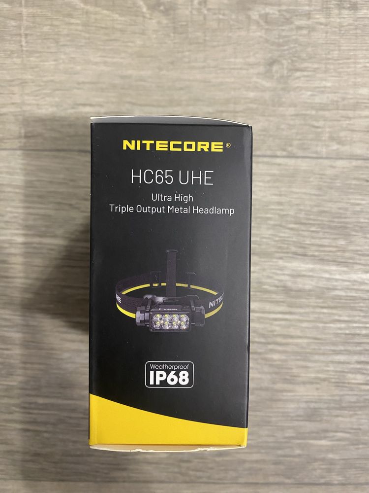 Ліхтар налобний Nitecore HC65 UHE з акумулятором та кейсом