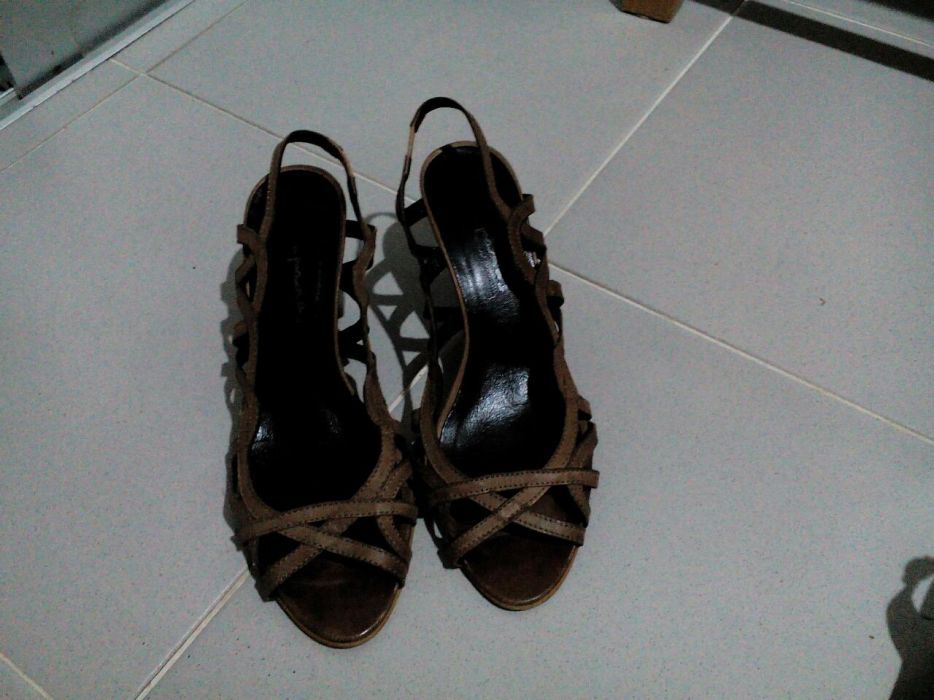 3 Pares de sandálias n°37