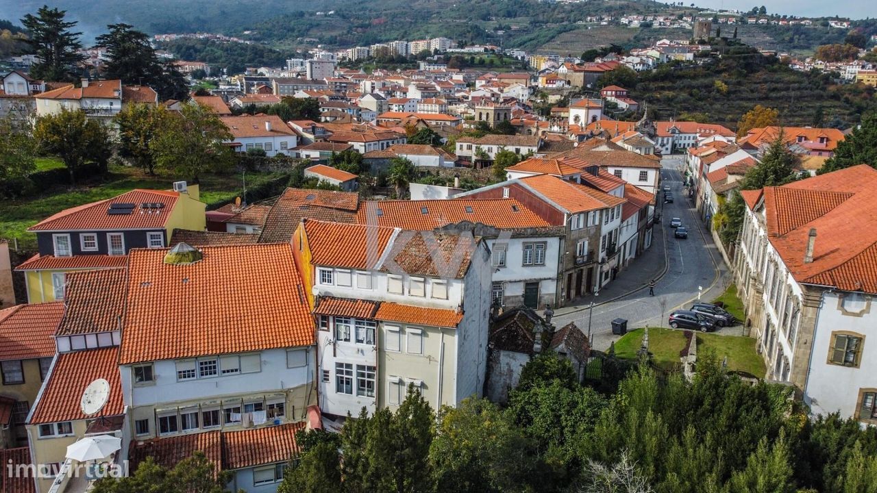 Prédio no Centro de Lamego – Rua Cardoso Avelino
