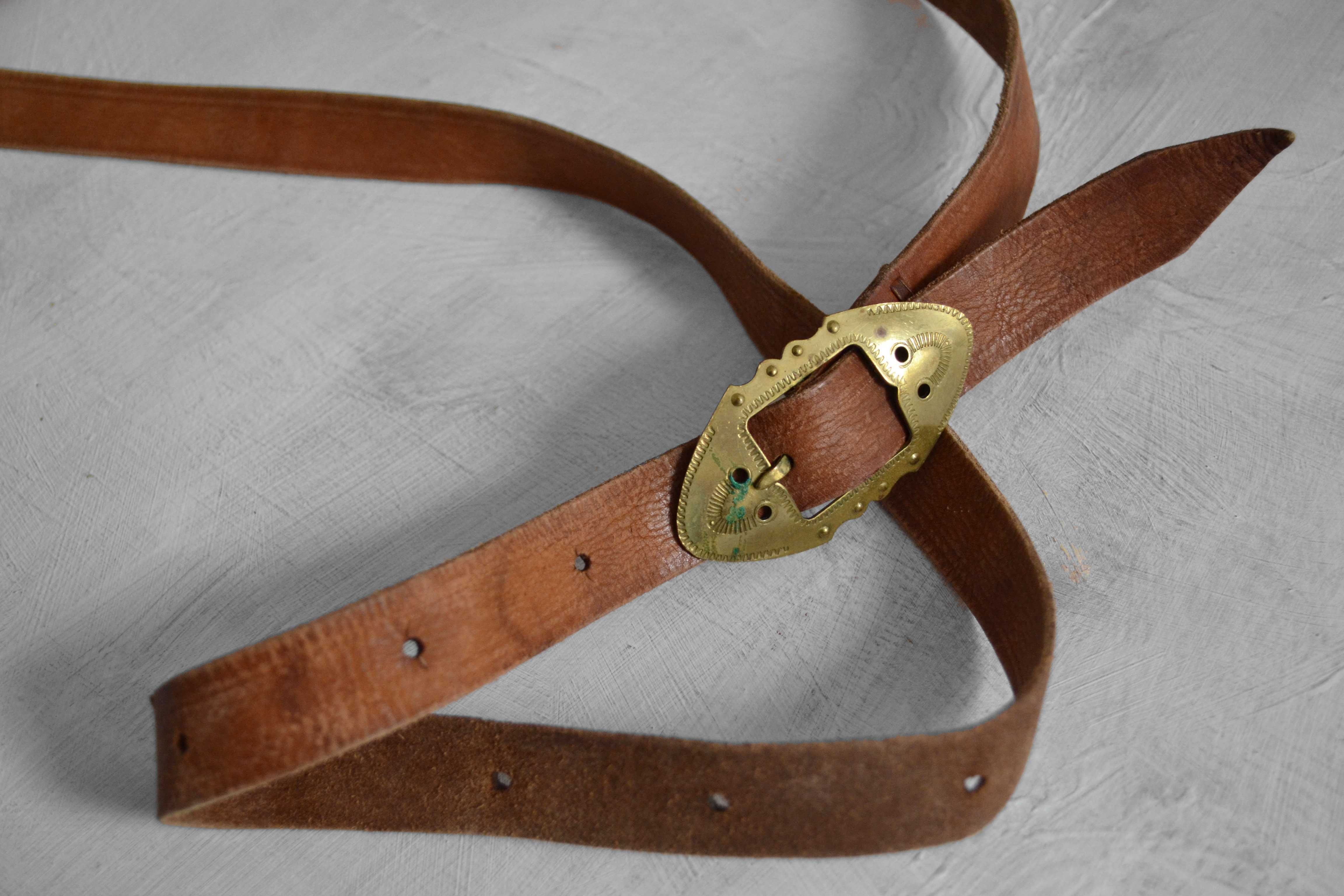 camelowa skórzana torebka na pasku boho vintage hippie