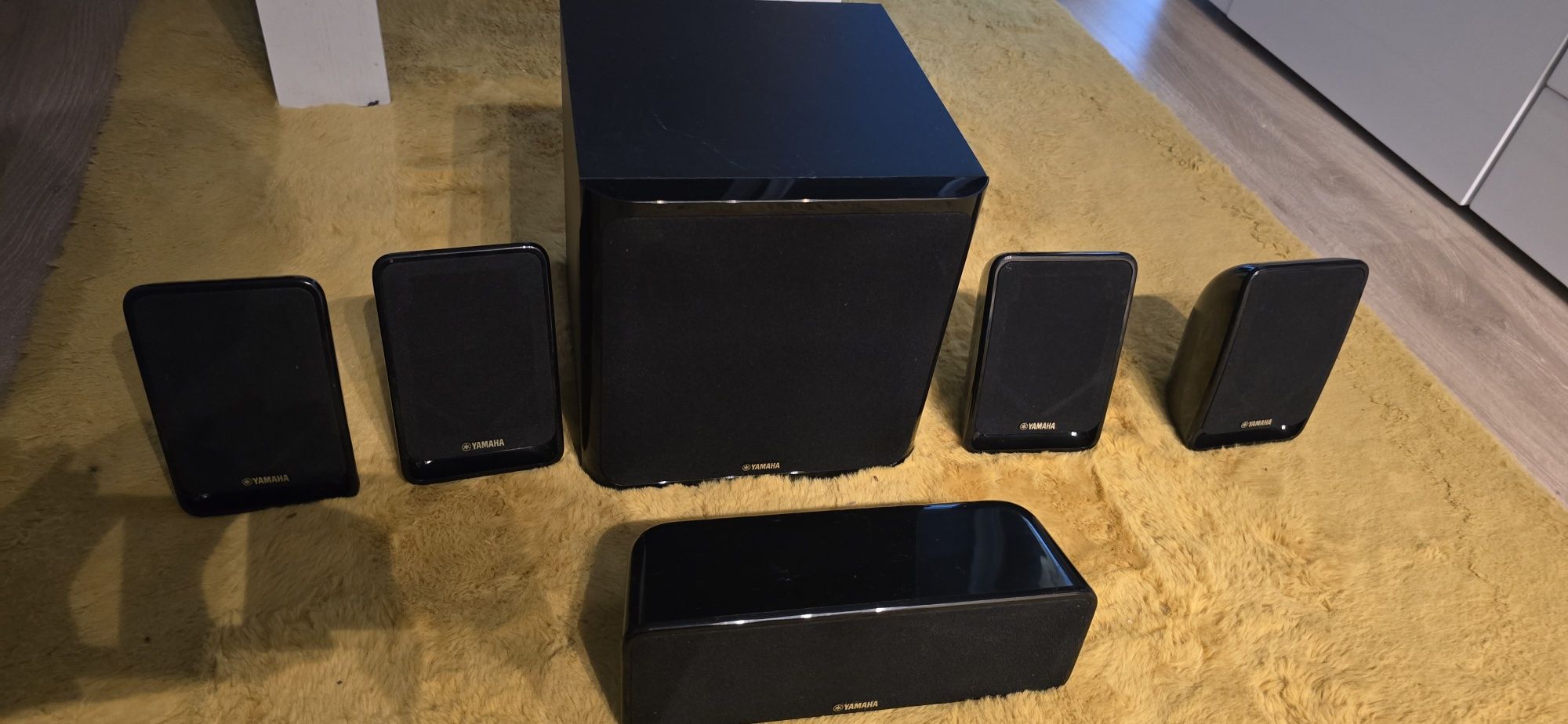 Subwoofer aktywny z głośnikami yamaha