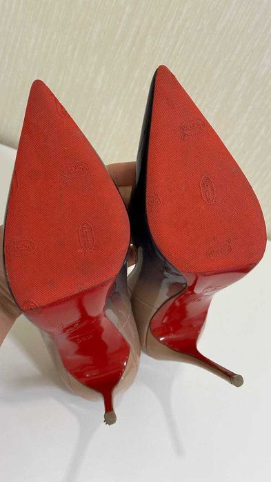 Christian Louboutin модель So Kate розмір 35 1/2 оригінал