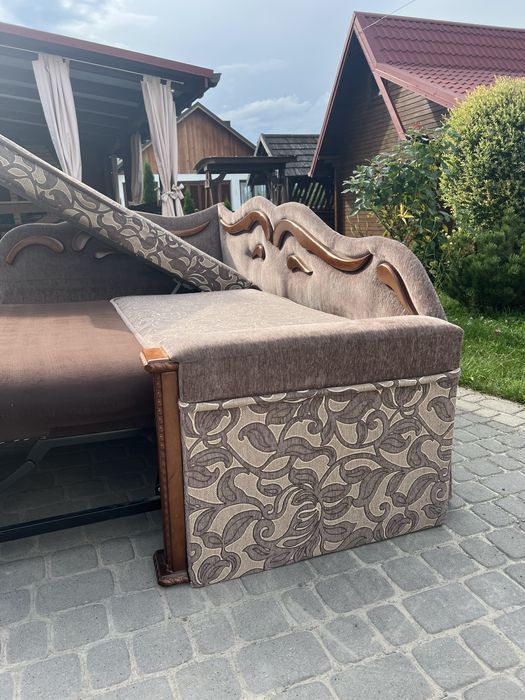 Продається диван з великим спальним місцем
