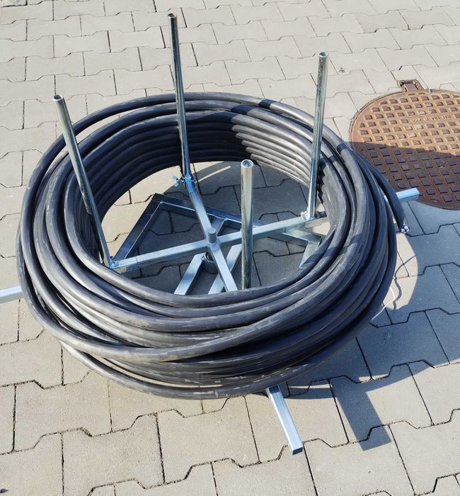 rozwijak do rur i kabli