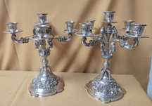 Par de candelabros em prata