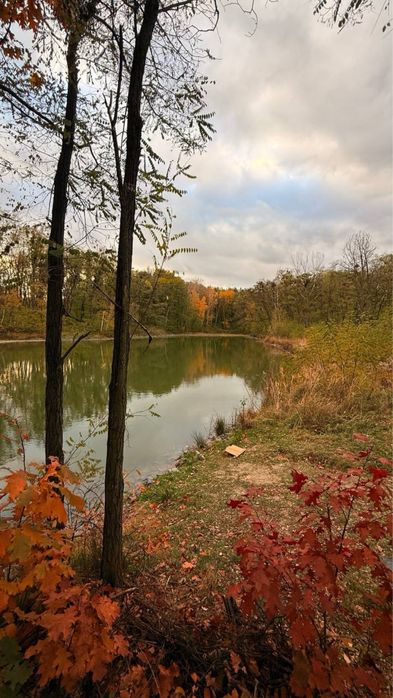 Продам земельний масив з озером!