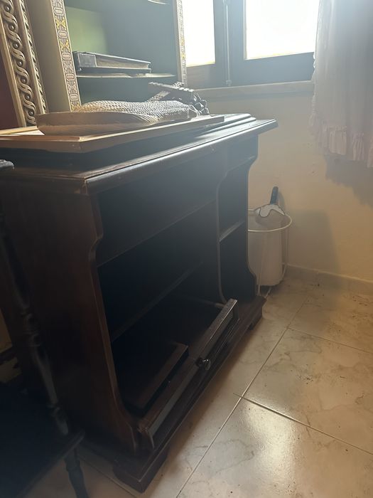 Movel de televisao e secretaria