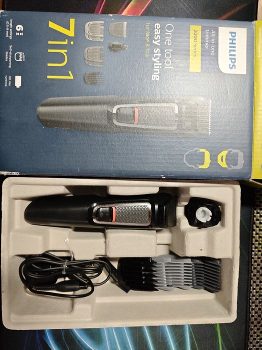 Тример  Philips + перехідник USB -C
cерії 3000