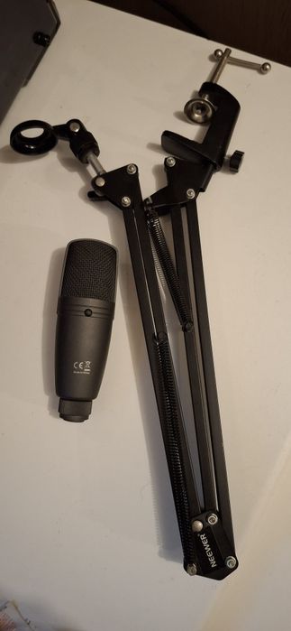 Microfone USB para Streaming + Braço Articulado Neewer – Pronto a usar