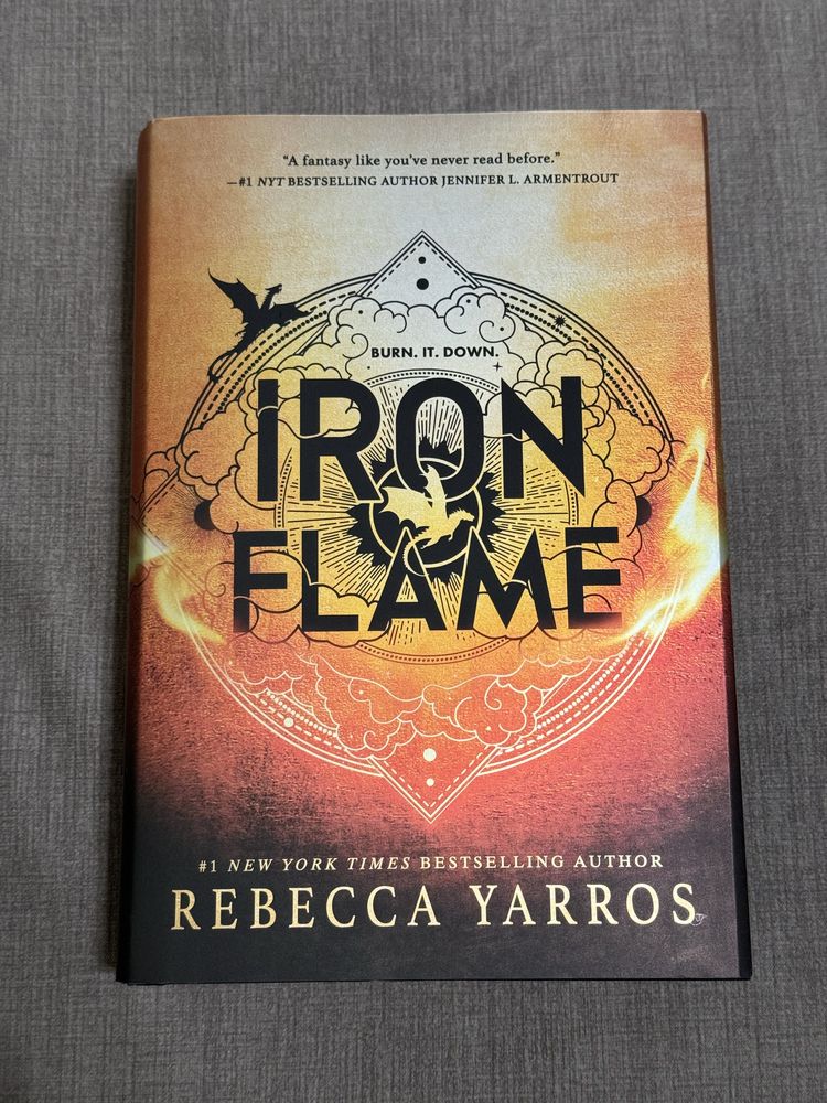 Iron Flame - Rebecca Yarros