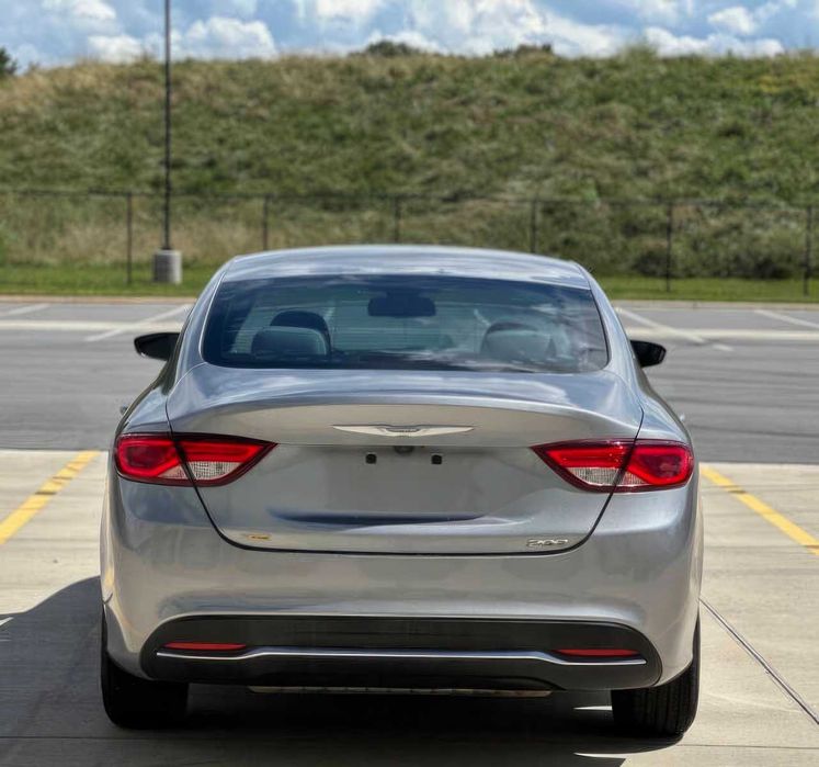 Chrysler 200 Limited      2016