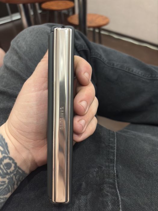 Samsung fold 4 12/256