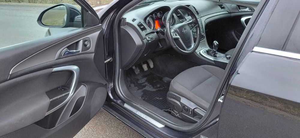 Opel Insignia 2.0 CDTI Diesel 160 koni Dach Panorama Navi  wart uwagi