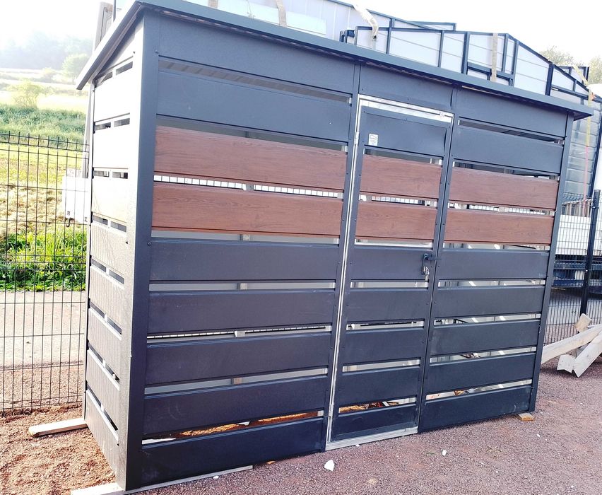 Wiata Śmietnikowa z Paneli w kolorze Drewnopodobnym