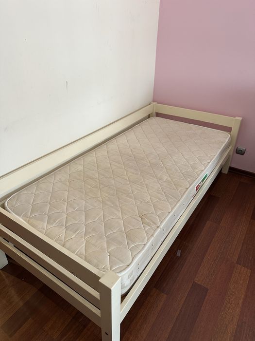 Cama dupla de solteiro