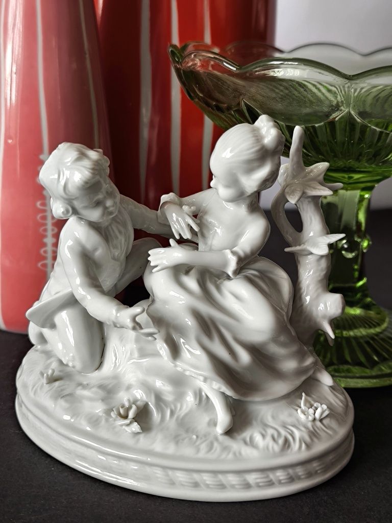 Piękna stara porcelana kolekcjonerska figurka Biała Para Capodimonte