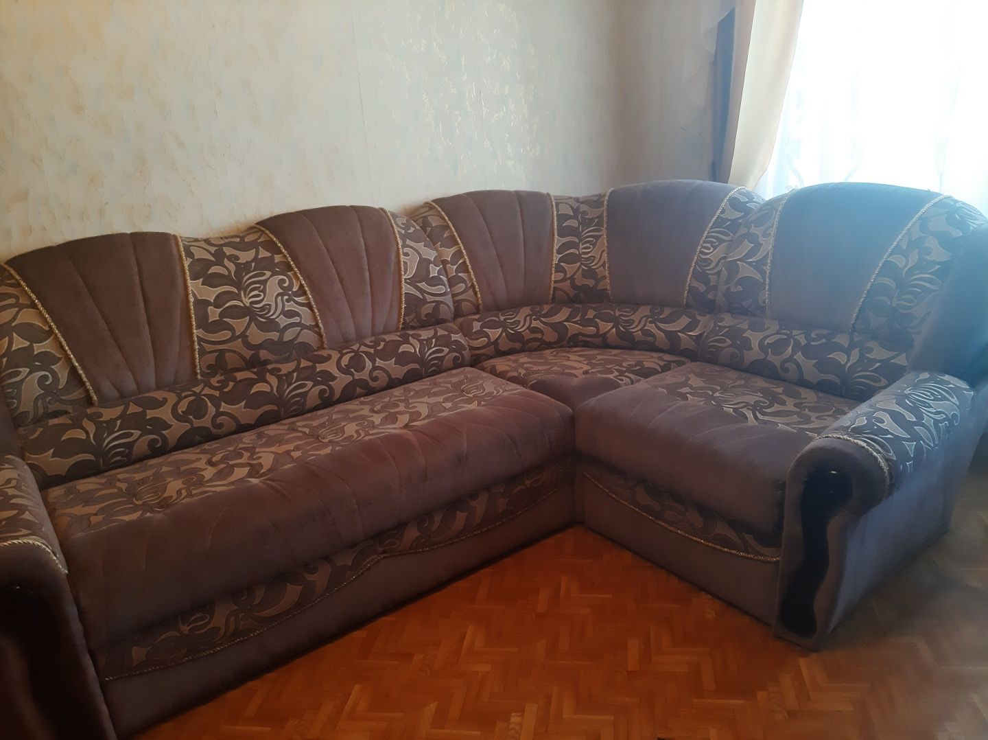 Диван уголоковый