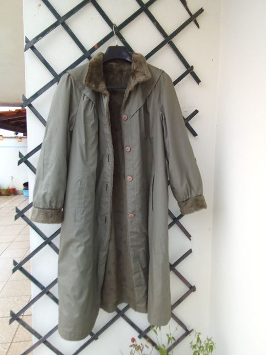 Gabardina comprida verde — elegante e quentinha