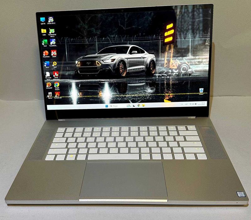 Razer Blade 15/4K TOUCH/i7-9750H/32 GB DDR4/1TB SSD/nVidia RTX 5000