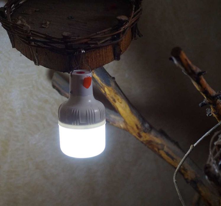 Лампа акумуляторна