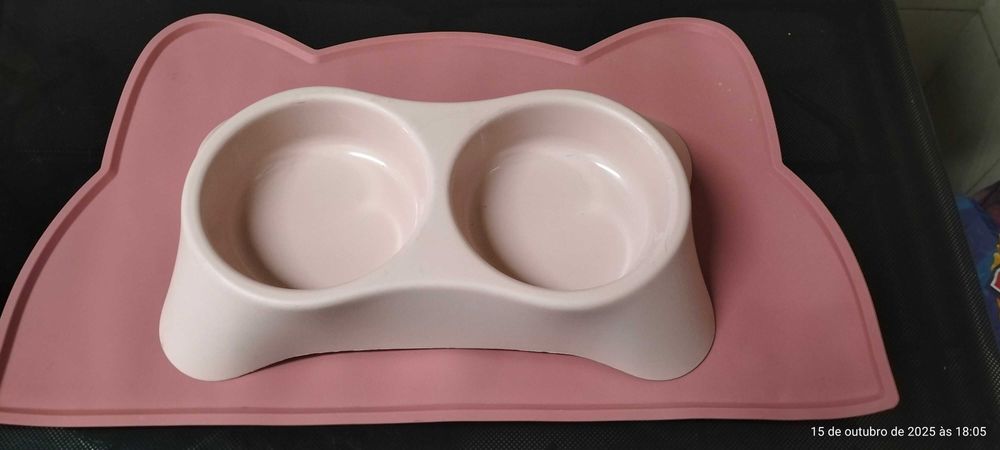 Comedouro duplo para animais c/ oferta de tapete silicone
