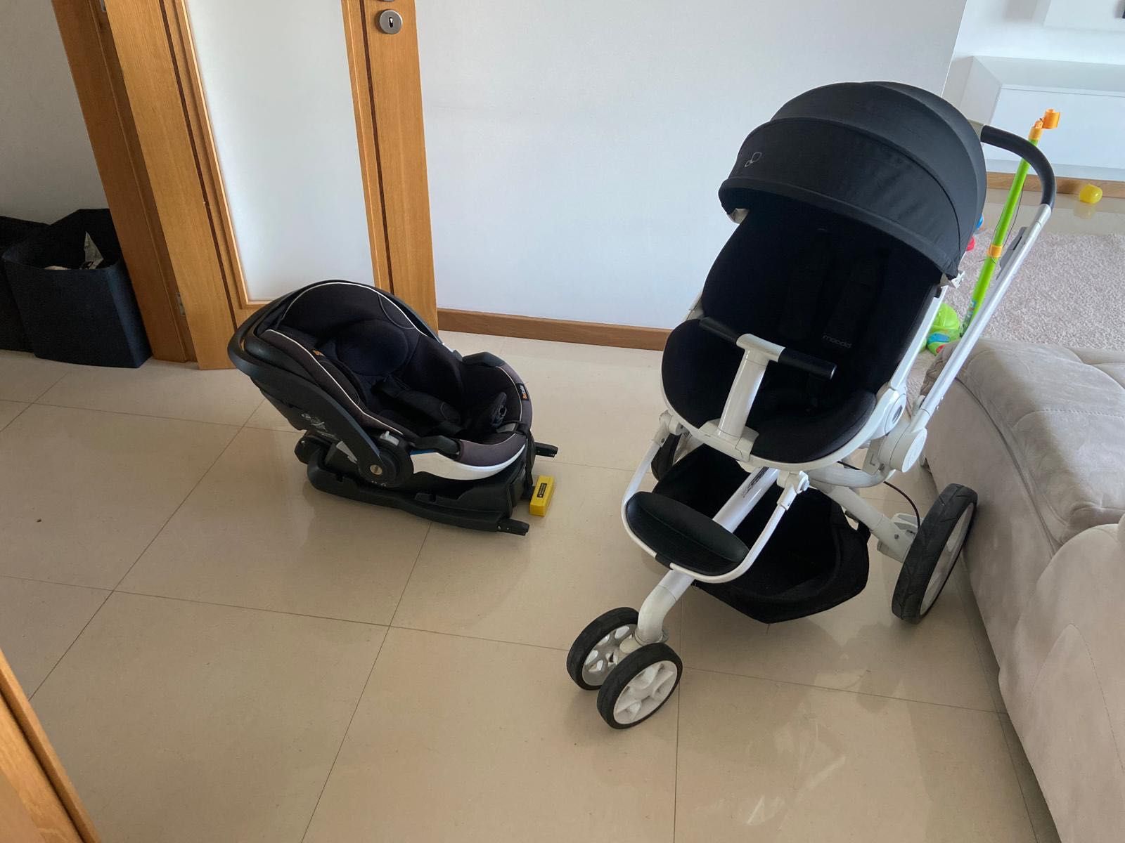 Pack Mobilidade Bebé  Carrinho Quinny Moodd + Cadeira Auto BeSafe