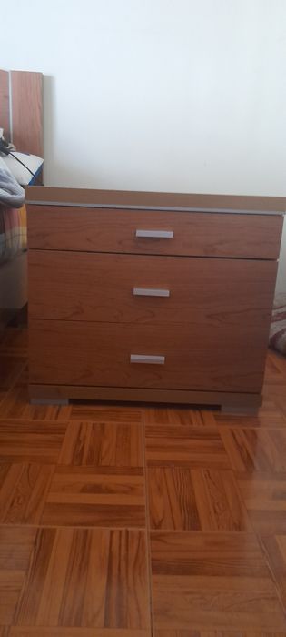 Mesa de cabeceira para desocupar