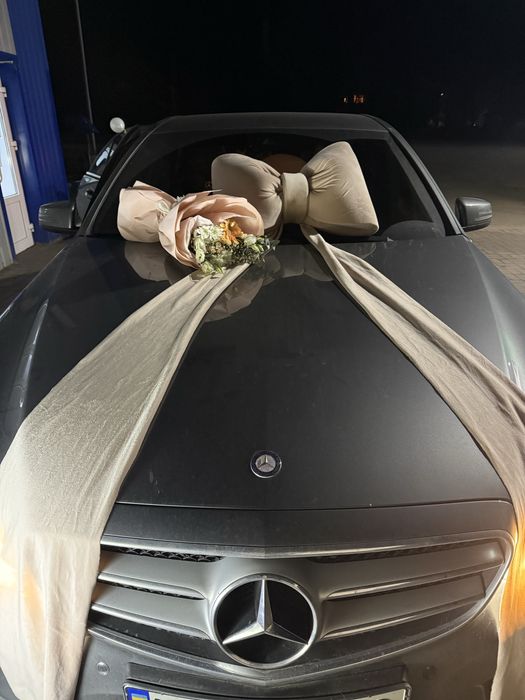 Великий бант з тканини оренда