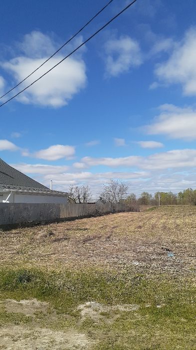 Продам ділянку в с. Требухів вул.Богдана Хмельницького 63