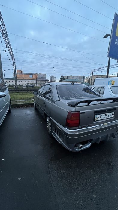 Opel Omega A 2.0 ціна до кінця тижня без торгу