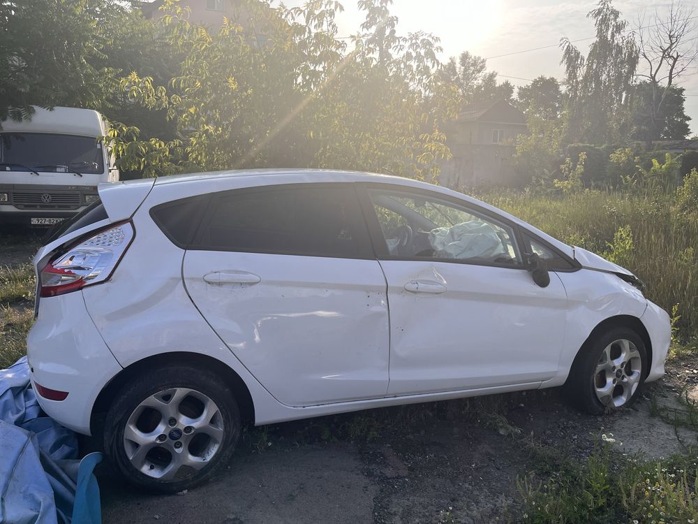 Авто Ford Fiesta
