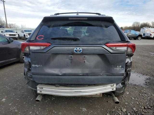 Toyota RAV4 LE 2021