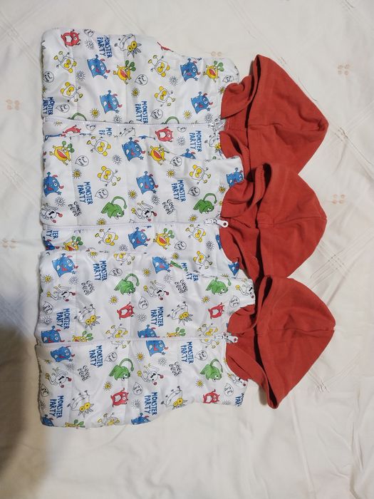 Дитячі жилетки безрукавки