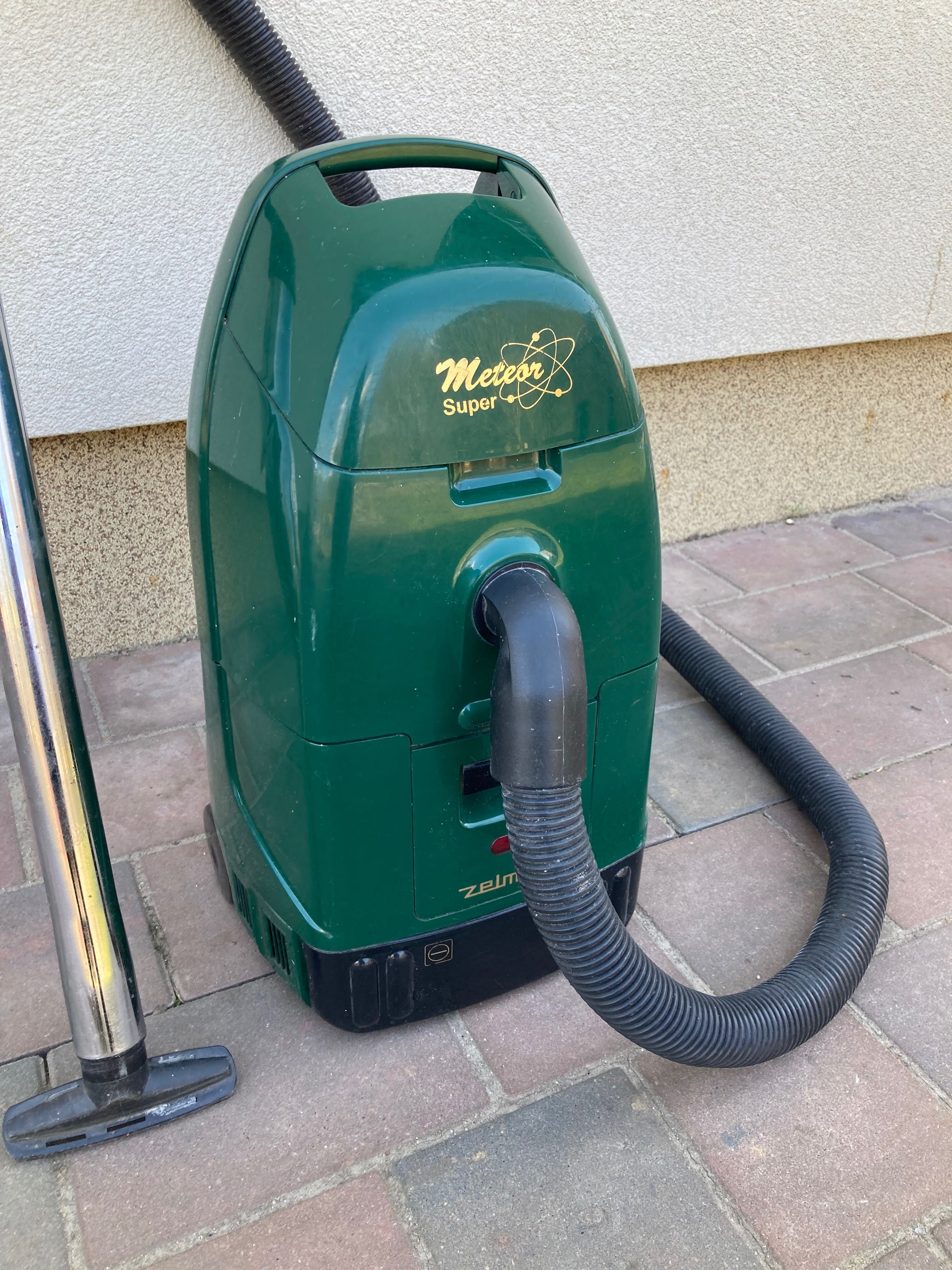 Odkurzacz Zelmer typ 1025.5 Meteor Super microfilter 700W