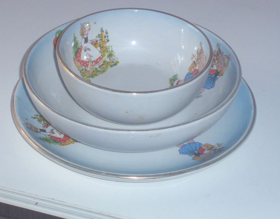 Conjunto de louça de bebé, anos 50, fábrica de Alcobaça