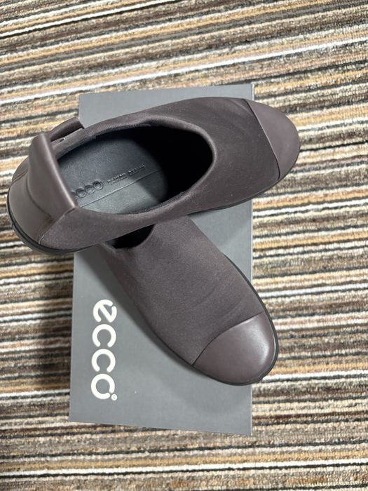 Продам жіноче взуття ecco