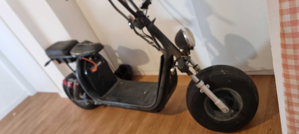 Mota Eletrica com documentos