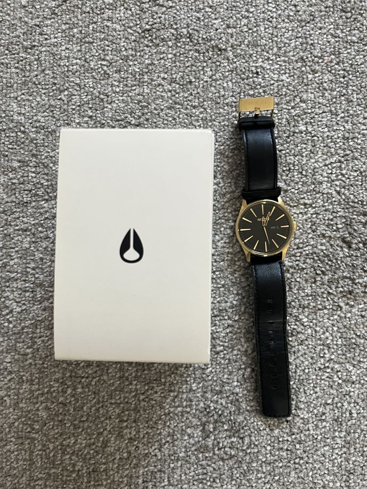 Nixon Sentry Leather Black e Gold