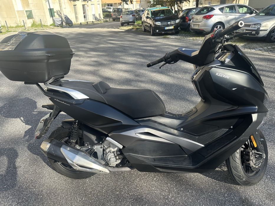 Keeway Vieste 300 com 9100 km   2022