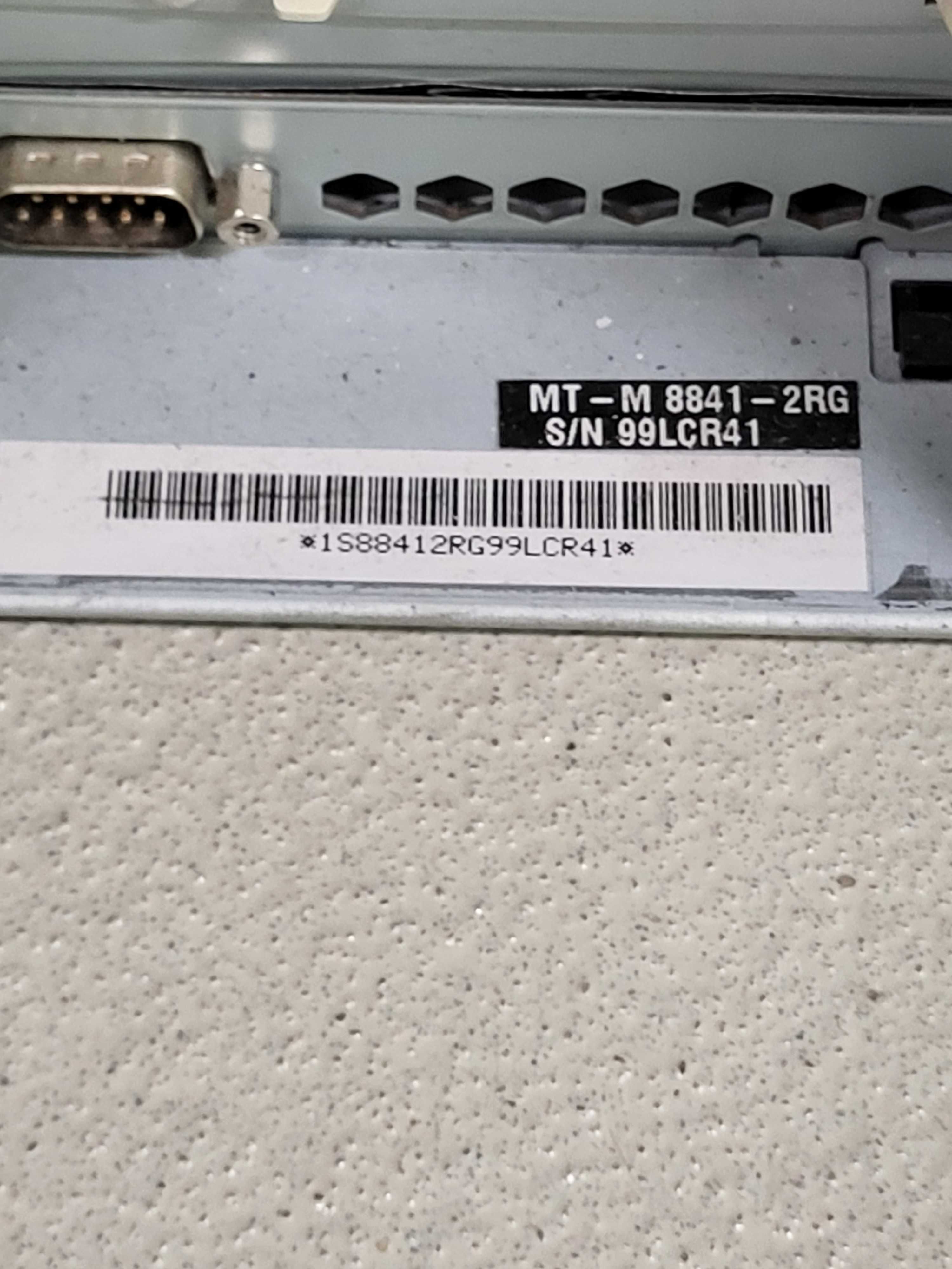 I B M Serwer stacjonarny- eServer xSeries 236