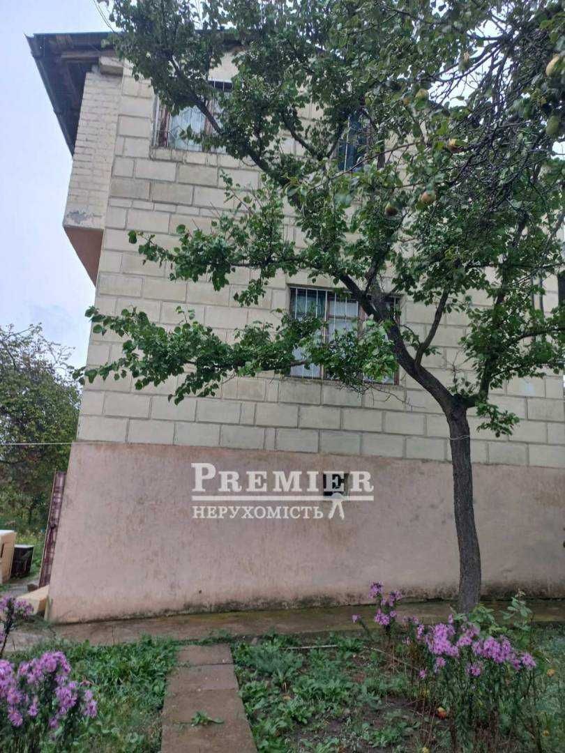 2-поверховий будинок 69 кв.м  з  великою терасою. Чудовий краєвид.
