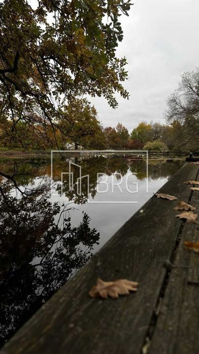 Продажа дома в коттеджном городке с выходом на Днепр 60 соток без%