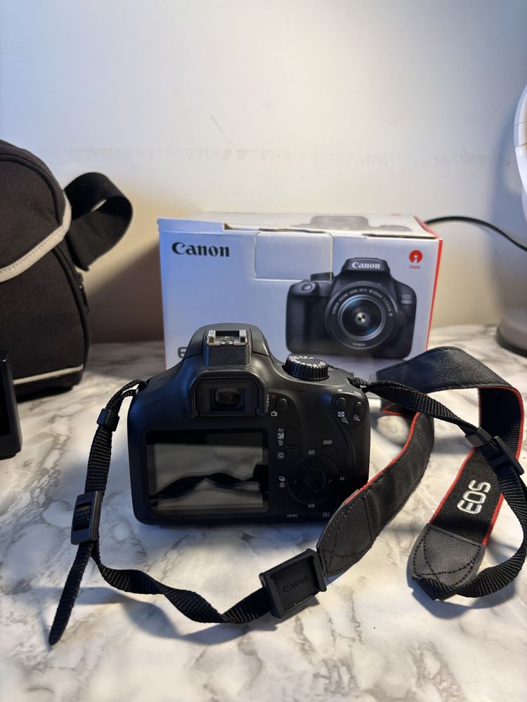 Canon EOS 4000D + Lente 18-55mm + Bolsa | COMO NOVA – Completa