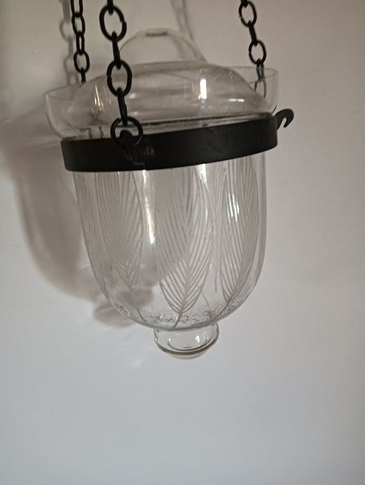 Candelabro em vidro suspenso
