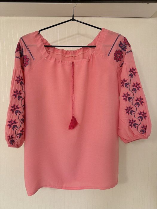 Вишиванка, легенька кофтинка в стилі вишиванки