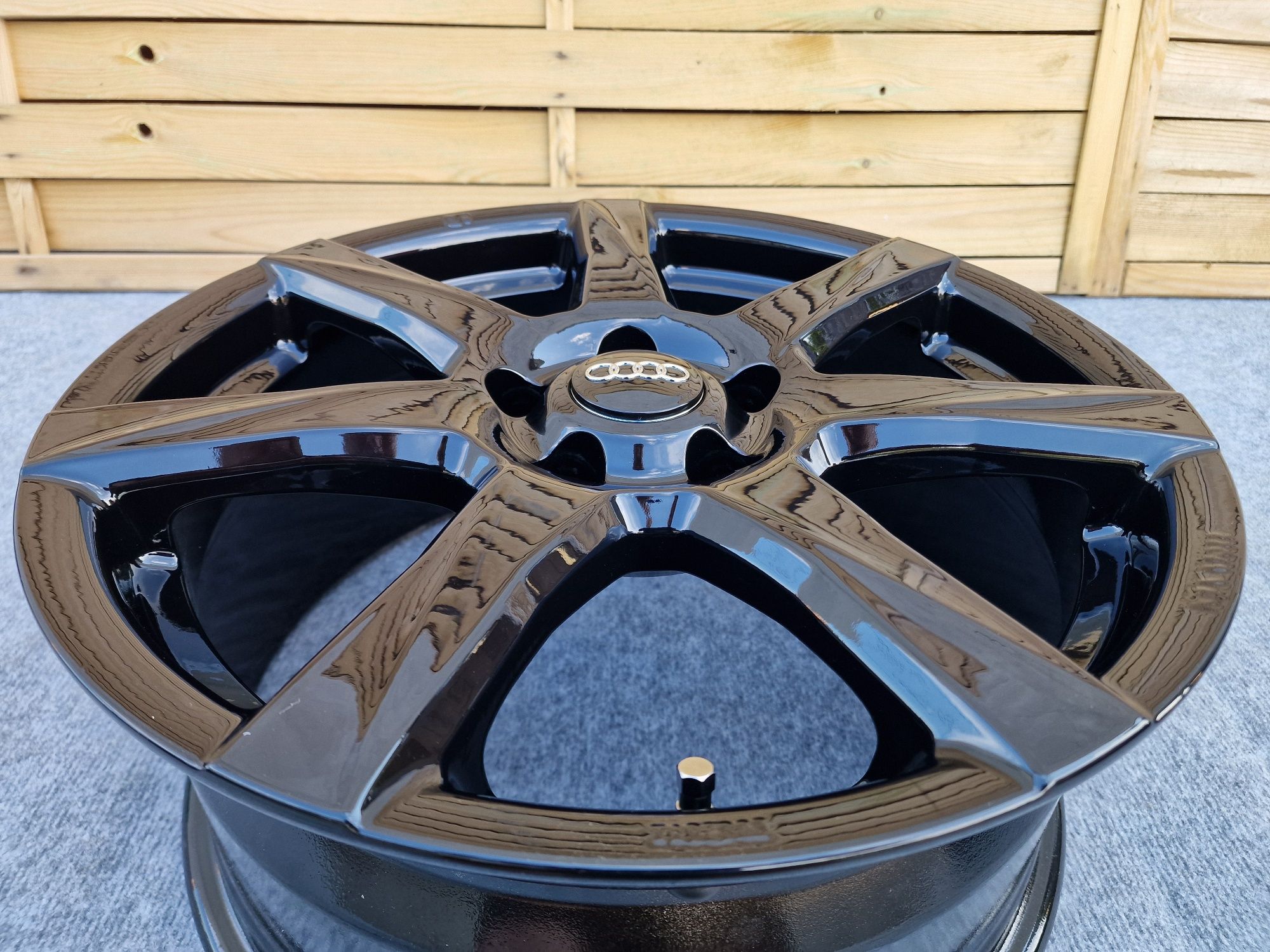 Felgi Aluminiowe 17' 5x112 AUDI A3 A4 A6 TT S3
