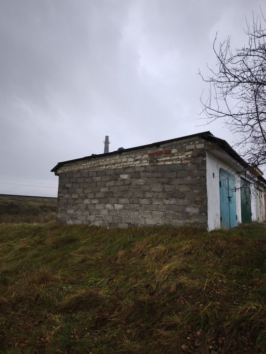 Продам гараж в Сарнах.