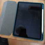 Ipad A2588 (air 5/256gb) icloud lock