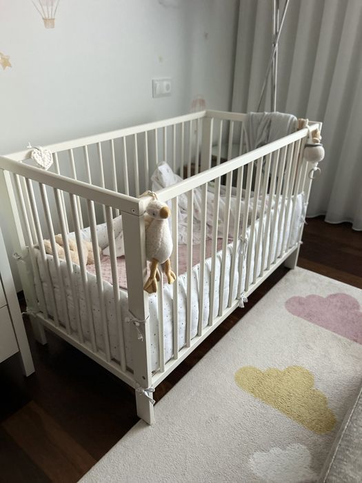 Vendo Berço Branco + colchao + estrado como novo