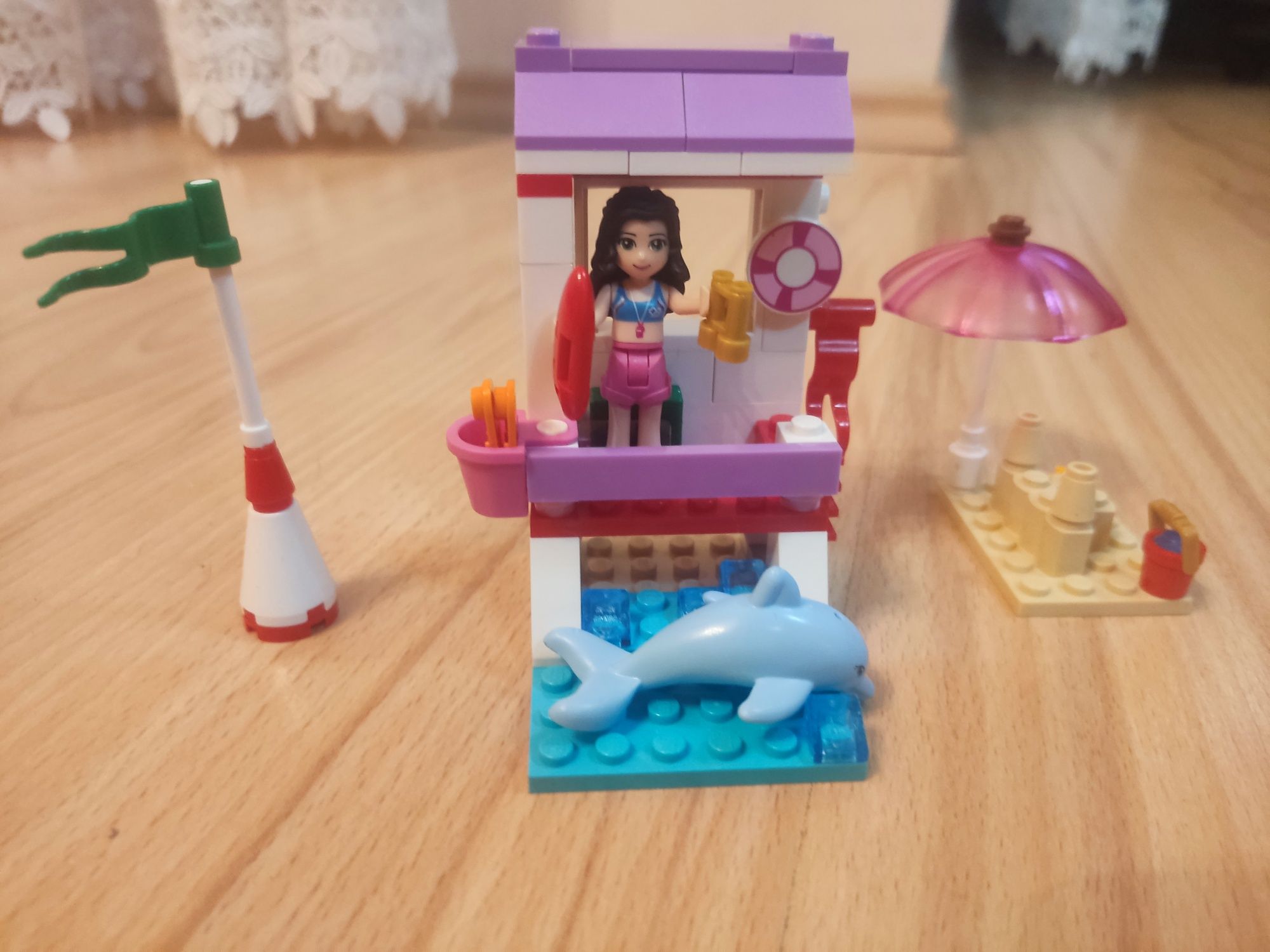 LEGO Friends 41028 -  Emma Ratownik.